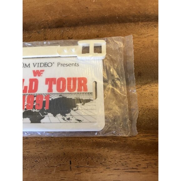 WWF Coliseum Video Luggage Tag World Tour 1991 New / Sealed - Picture 3 of 11